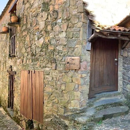 Casa Das Estatuas Gondramaz 外观 照片